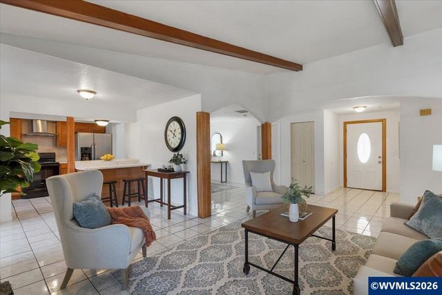 1035 Sparrow Dr NE, Salem, OR 97301