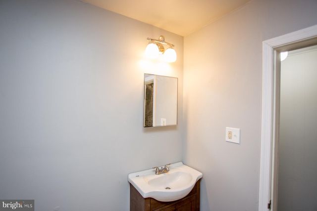 738 N 38TH ST, Philadelphia, PA 19104