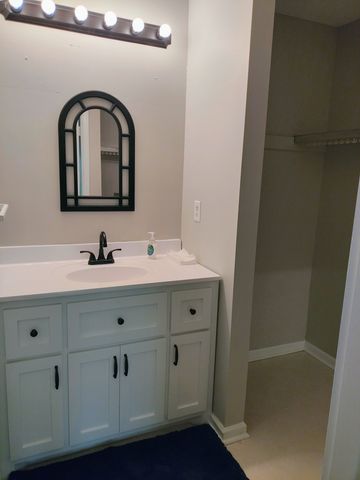 52 Eagle Cv, Jackson, TN 38305