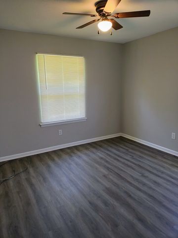 52 Eagle Cv, Jackson, TN 38305