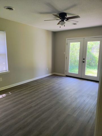 52 Eagle Cv, Jackson, TN 38305