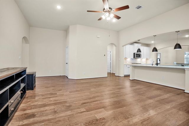 120 Dina Lane, Montgomery, TX 77356