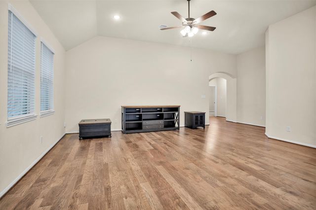 120 Dina Lane, Montgomery, TX 77356