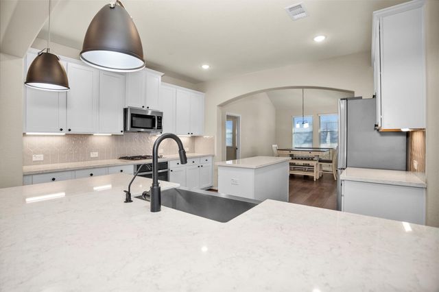 120 Dina Lane, Montgomery, TX 77356