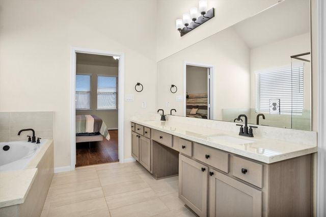 120 Dina Lane, Montgomery, TX 77356