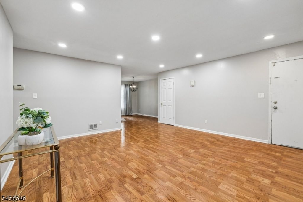 584 Thomas Blvd 1A, East Orange City, NJ 07017 — photo 3