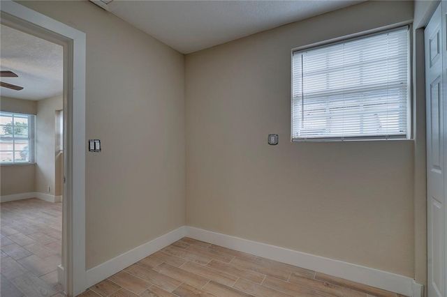 6711 NW 8th St, Margate, FL 33063