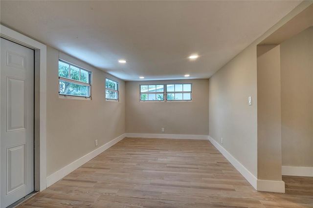 6711 NW 8th St, Margate, FL 33063