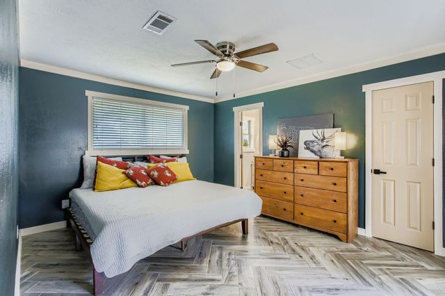 50 Lazy Oak Court, Alvin, TX 77511