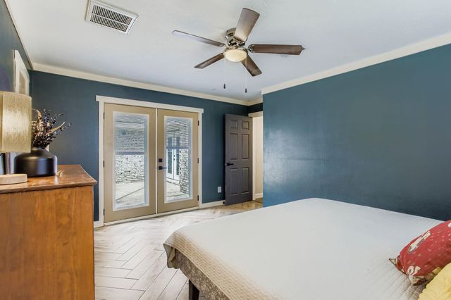 50 Lazy Oak Court, Alvin, TX 77511