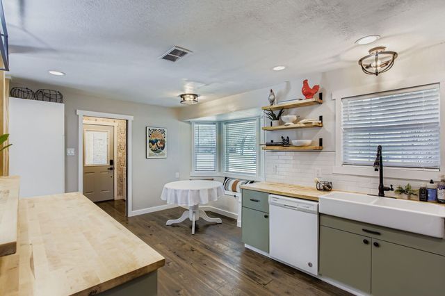 50 Lazy Oak Court, Alvin, TX 77511