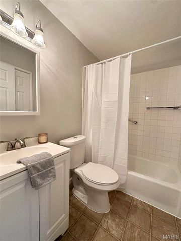 4244 Fatima Drive 3, Unincorporated, MO 63123