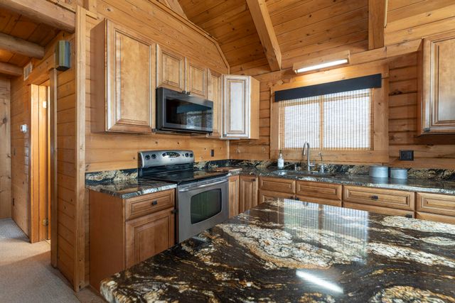 9715 Woodlawn Drive, Portage, MI 49002