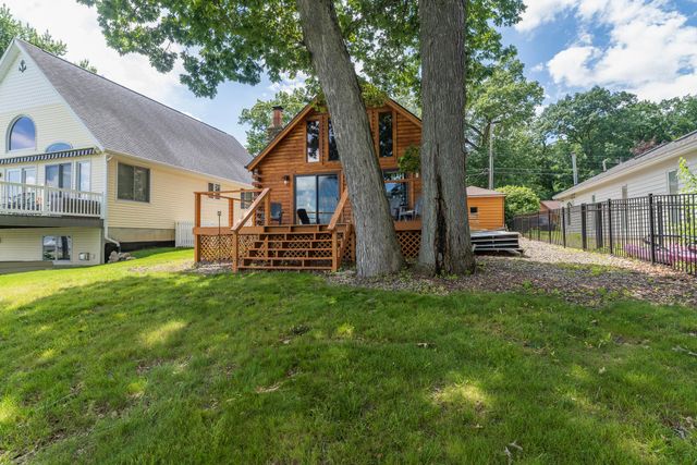 9715 Woodlawn Drive, Portage, MI 49002