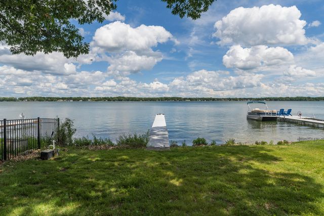 9715 Woodlawn Drive, Portage, MI 49002