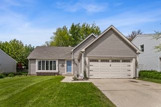 228 N Walnut Lane, Schaumburg, IL 60194