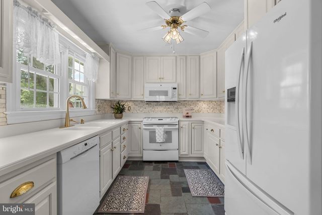 6160 HOOKS LN, Elkridge, MD 21075