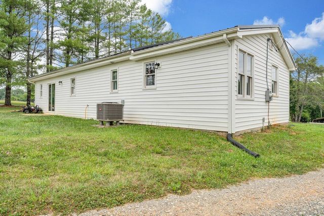 4228 Franklin ST, Rocky Mount, VA 24151