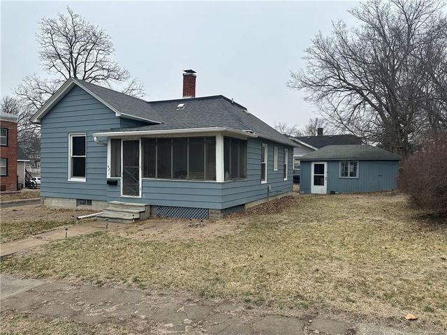 421 W 3RD Street, Maryville, MO 64468