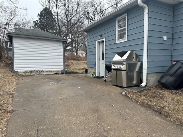 421 W 3RD Street, Maryville, MO 64468