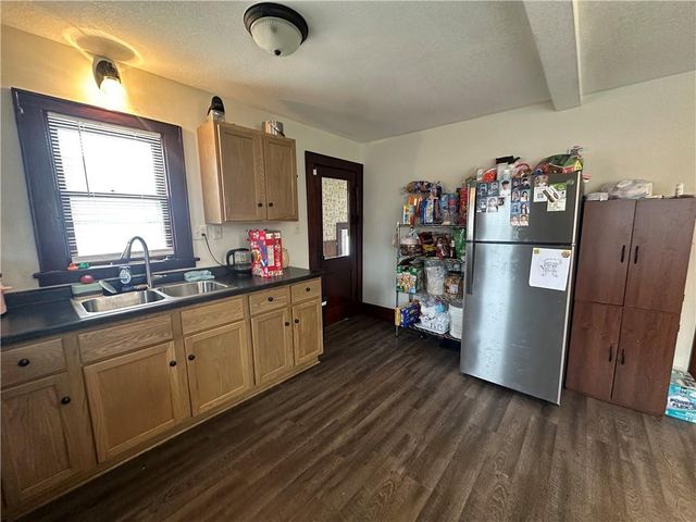 421 W 3RD Street, Maryville, MO 64468