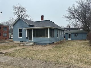 421 W 3RD Street, Maryville, MO 64468