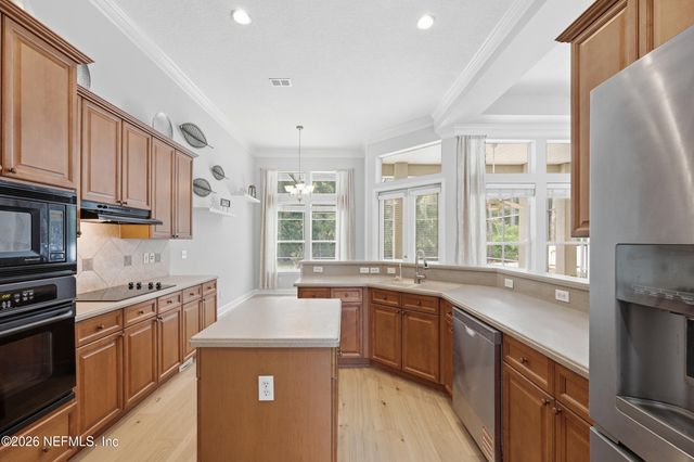 1252 N BURGANDY Trail, Jacksonville, FL 32259