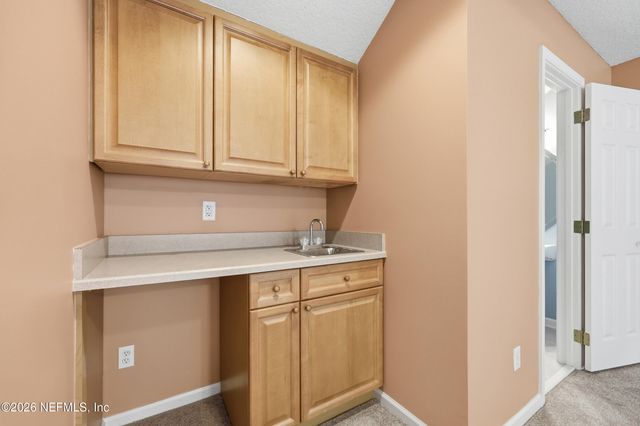 1252 N BURGANDY Trail, Jacksonville, FL 32259