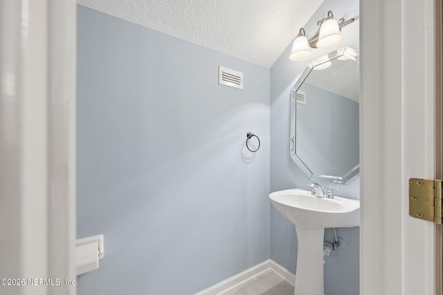 1252 N BURGANDY Trail, Jacksonville, FL 32259