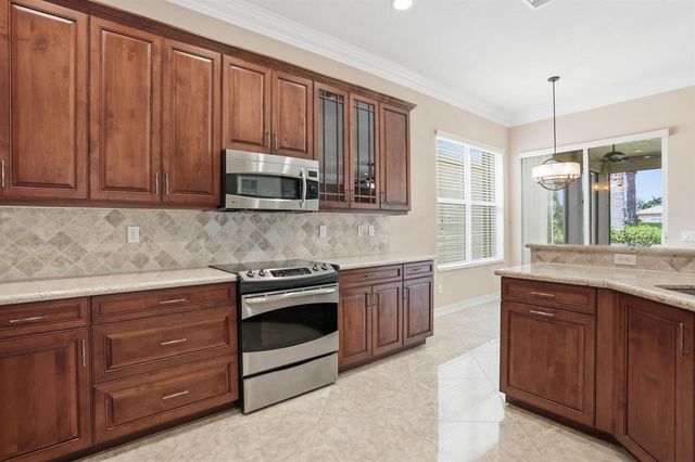 10825 Leaf Bridge Way, Boynton Beach, FL 33473