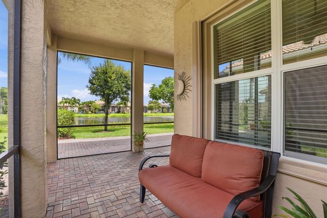 10825 Leaf Bridge Way, Boynton Beach, FL 33473
