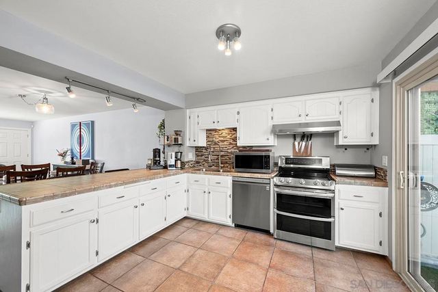 3716 Fairlindo Way, National City, CA 91950