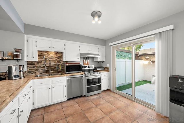 3716 Fairlindo Way, National City, CA 91950