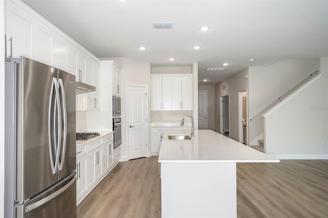 33577 TWILIGHT SEA PLACE, Dade City, FL 33525