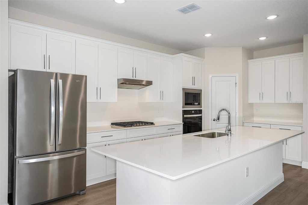 Image 12 of property listing at 33577 TWILIGHT SEA PLACE, Dade City, FL 33525