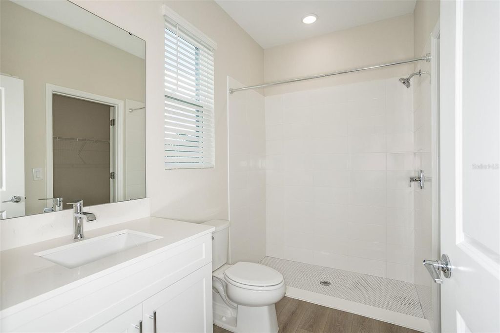 Image 17 of property listing at 33577 TWILIGHT SEA PLACE, Dade City, FL 33525