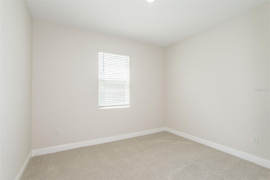 Image 20 of property listing at 33577 TWILIGHT SEA PLACE, Dade City, FL 33525