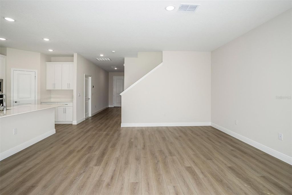 Image 3 of property listing at 33577 TWILIGHT SEA PLACE, Dade City, FL 33525