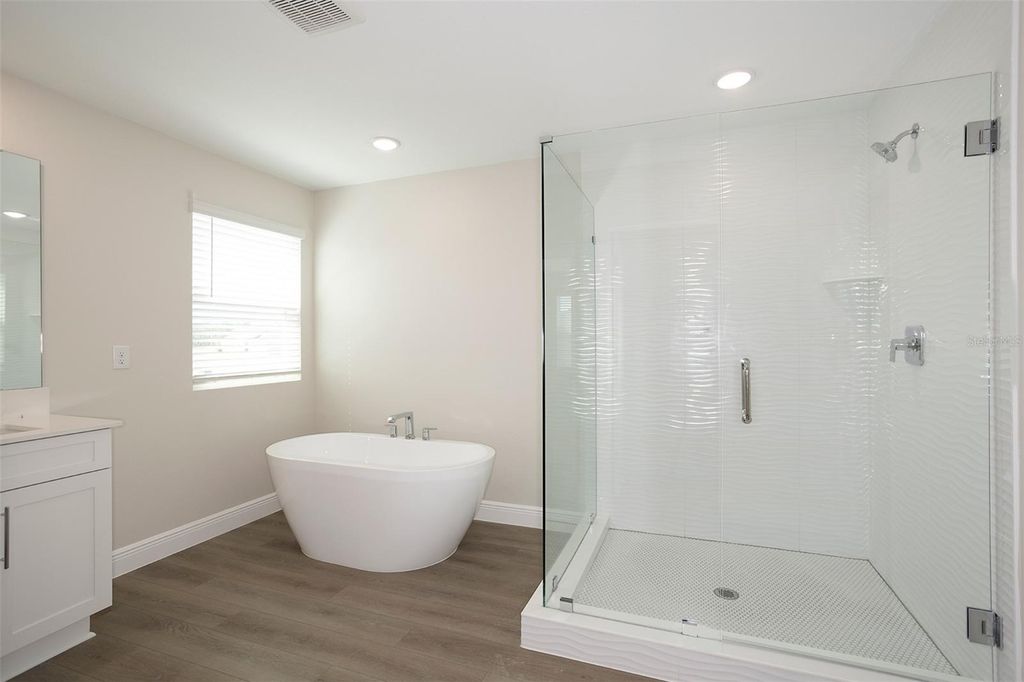 Image 7 of property listing at 33577 TWILIGHT SEA PLACE, Dade City, FL 33525