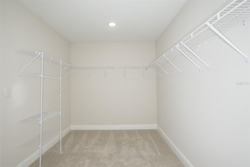 Image 8 of property listing at 33577 TWILIGHT SEA PLACE, Dade City, FL 33525
