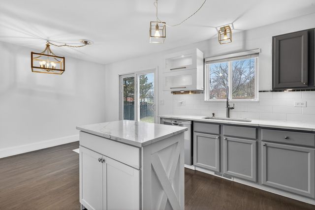 171 Bridlewood Circle, Lake In The Hills, IL 60156