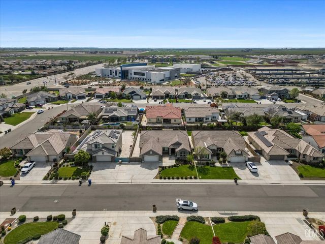 9801 Biscayne Drive, Bakersfield, CA 93311