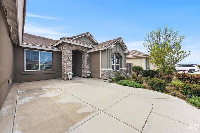 9801 Biscayne Drive, Bakersfield, CA 93311