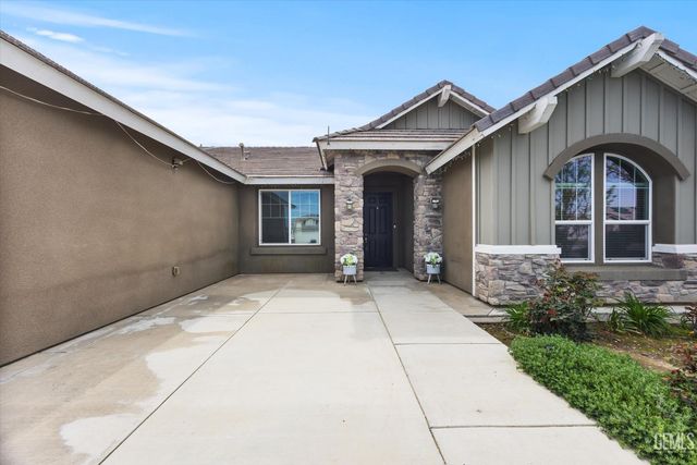 9801 Biscayne Drive, Bakersfield, CA 93311