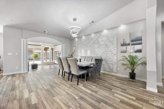 9801 Biscayne Drive, Bakersfield, CA 93311