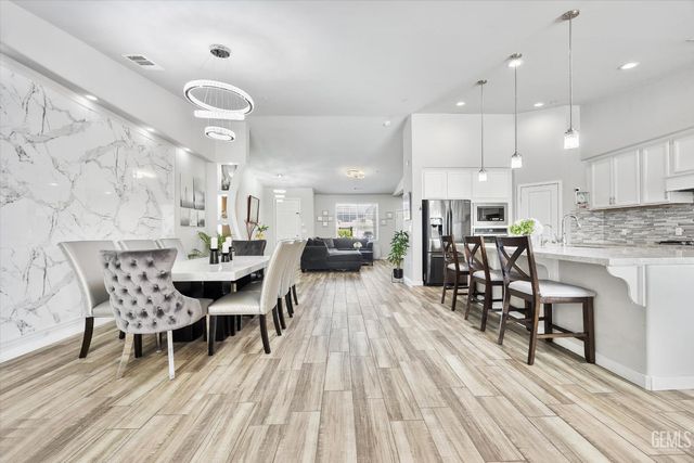 9801 Biscayne Drive, Bakersfield, CA 93311