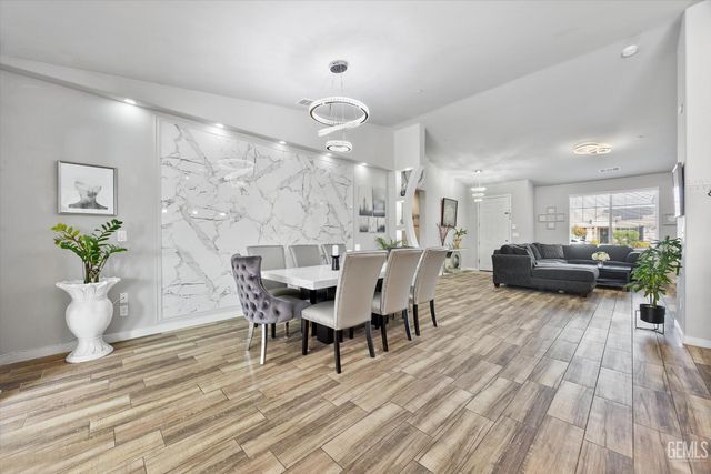 9801 Biscayne Drive, Bakersfield, CA 93311