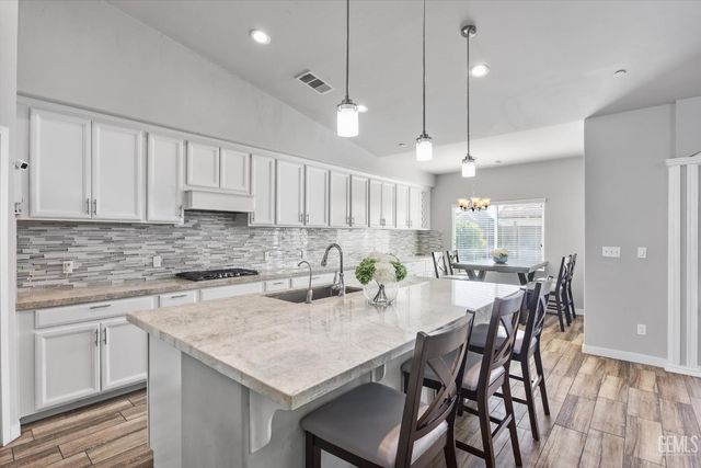 9801 Biscayne Drive, Bakersfield, CA 93311