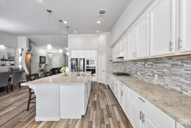 9801 Biscayne Drive, Bakersfield, CA 93311