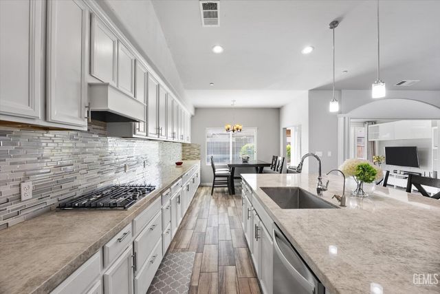 9801 Biscayne Drive, Bakersfield, CA 93311